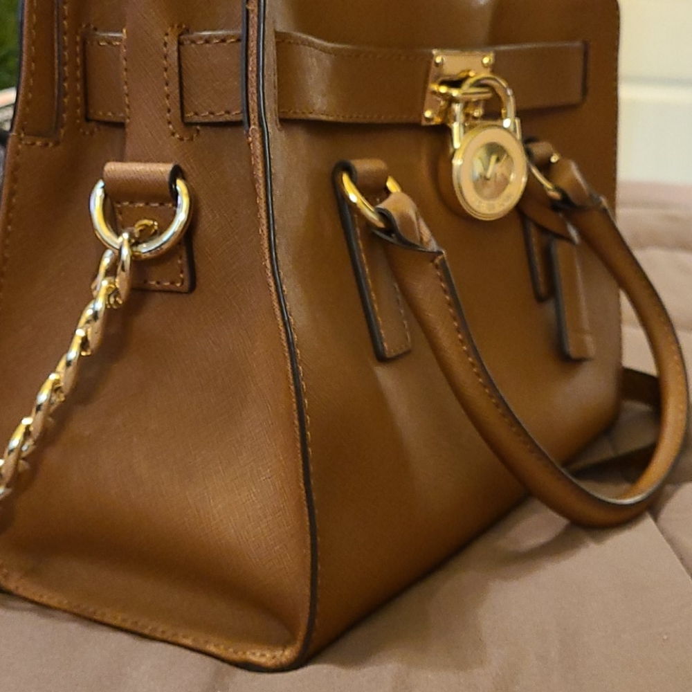 MK Purse - Picture 2 of 4